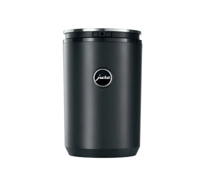 JURA Cool Control 1 L voor perfecte melkspecialiteiten, met constant 4°C gekoelde melk voor zacht en vol microschuim. Roestvrijstalen reservoir, vaatwasbestendig en ideaal voor cappuccino’s en flat whites.